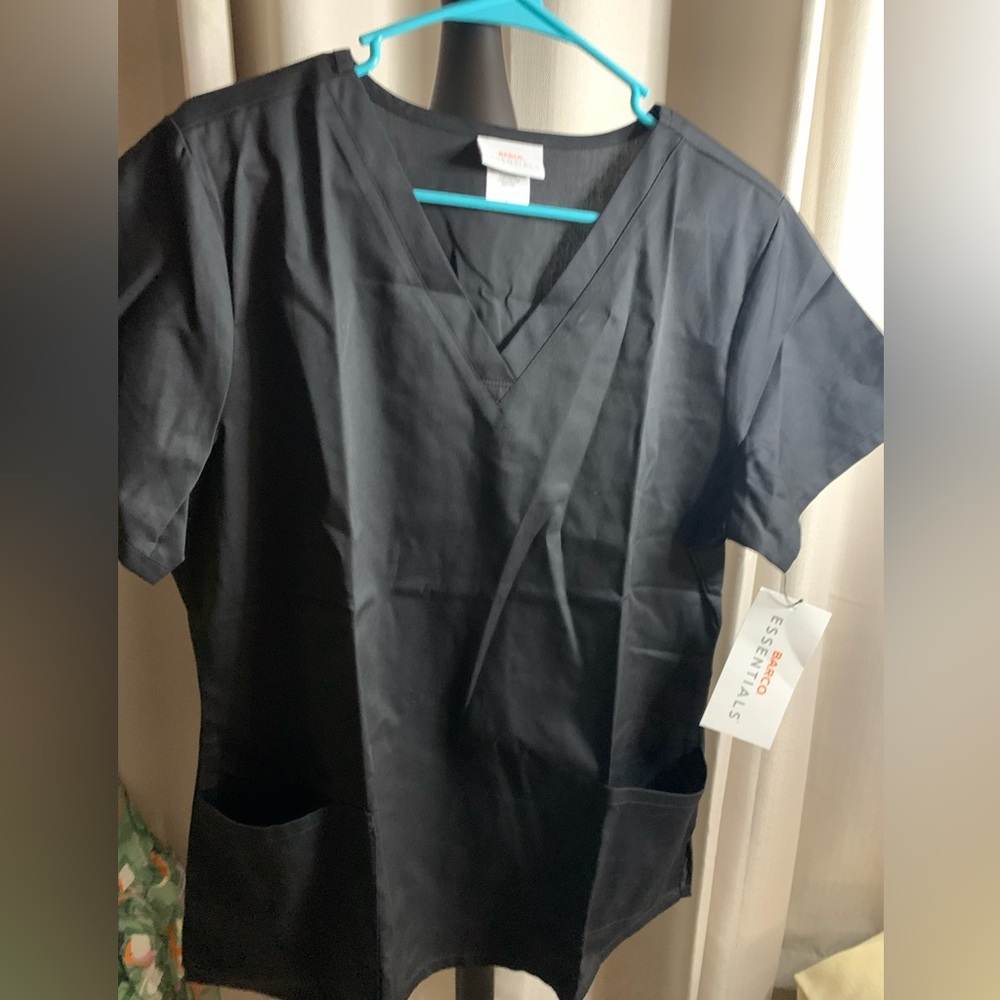 Scrub top size large